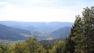 Dieses Bild zeigt eine Webcam-Aufnahme vom Achertal, aufgenommen am Mittwoch, den 30.09.2026 um 15:00 Uhr. Die Temperatur betrug 28.5°C.