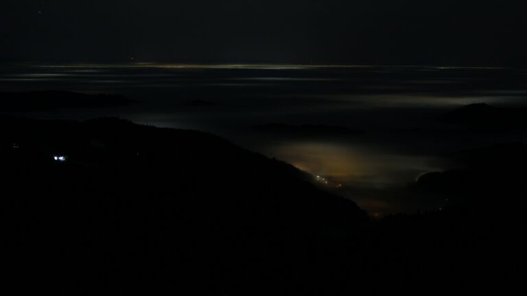 Dieses Bild zeigt eine Webcam-Aufnahme vom Achertal, aufgenommen am Dienstag, den 20.01.2026 um 03:00 Uhr. Die Temperatur betrug 9.5°C.