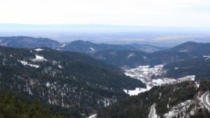 Dieses Bild zeigt eine Webcam-Aufnahme vom Achertal, aufgenommen am Dienstag, den 13.01.2026 um 13:30 Uhr. Die Temperatur betrug 6.4°C.