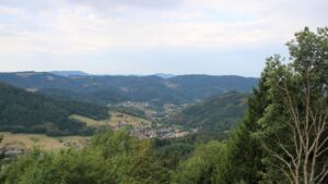 Dieses Bild zeigt eine Webcam-Aufnahme vom Achertal, aufgenommen am Samstag, den 15.08.2026 um 09:40 Uhr. Die Temperatur betrug 28°C.