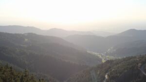 Dieses Bild zeigt eine Webcam-Aufnahme vom Achertal, aufgenommen am Mittwoch, den 08.04.2026 um 19:20 Uhr. Die Temperatur betrug 14.7°C.