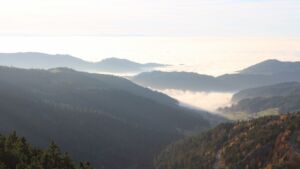 Dieses Bild zeigt eine Webcam-Aufnahme vom Achertal, aufgenommen am Freitag, den 07.11.2025 um 15:50 Uhr. Die Temperatur betrug 12.8°C.