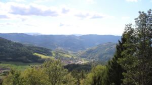 Dieses Bild zeigt eine Webcam-Aufnahme vom Achertal, aufgenommen am Montag, den 12.10.2026 um 15:20 Uhr. Die Temperatur betrug 17.4°C.