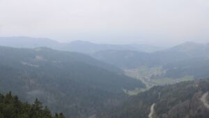 Dieses Bild zeigt eine Webcam-Aufnahme vom Achertal, aufgenommen am Freitag, den 10.04.2026 um 15:30 Uhr. Die Temperatur betrug 7.9°C.