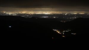 Dieses Bild zeigt eine Webcam-Aufnahme vom Achertal, aufgenommen am Mittwoch, den 24.12.2025 um 03:00 Uhr. Die Temperatur betrug -2.7°C.