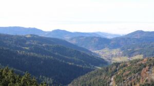 Dieses Bild zeigt eine Webcam-Aufnahme vom Achertal, aufgenommen am Montag, den 10.11.2025 um 13:30 Uhr. Die Temperatur betrug 8.5°C.