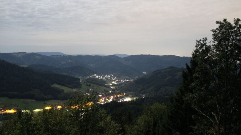 Dieses Bild zeigt eine Webcam-Aufnahme vom Achertal, aufgenommen am Mittwoch, den 30.09.2026 um 04:30 Uhr. Die Temperatur betrug 20.4°C.