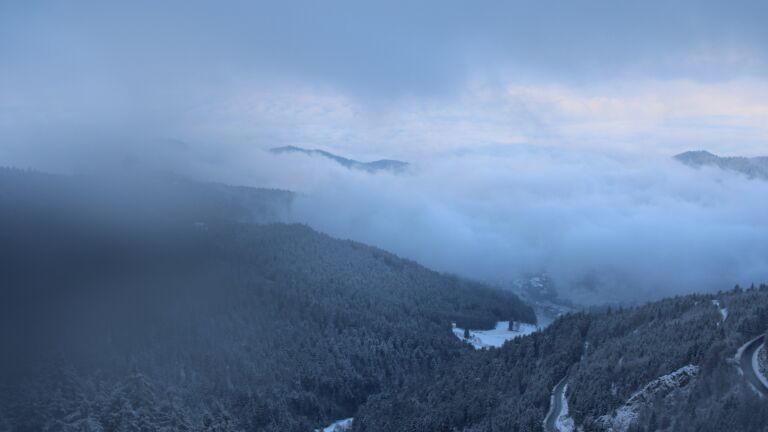 Dieses Bild zeigt eine Webcam-Aufnahme vom Achertal, aufgenommen am Freitag, den 21.11.2025 um 09:10 Uhr. Die Temperatur betrug -4.8°C.