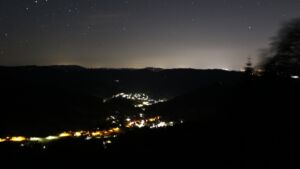 Dieses Bild zeigt eine Webcam-Aufnahme vom Achertal, aufgenommen am Freitag, den 22.05.2026 um 03:10 Uhr. Die Temperatur betrug 15.4°C.