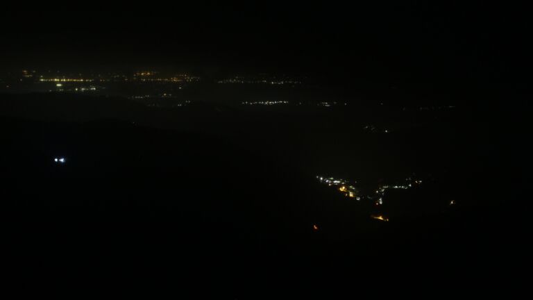 Dieses Bild zeigt eine Webcam-Aufnahme vom Achertal, aufgenommen am Mittwoch, den 24.12.2025 um 03:30 Uhr. Die Temperatur betrug -2.6°C.