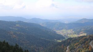 Dieses Bild zeigt eine Webcam-Aufnahme vom Achertal, aufgenommen am Dienstag, den 14.10.2025 um 14:50 Uhr. Die Temperatur betrug 12.1°C.
