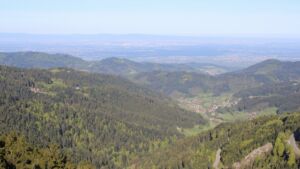 Dieses Bild zeigt eine Webcam-Aufnahme vom Achertal, aufgenommen am Montag, den 27.04.2026 um 08:50 Uhr. Die Temperatur betrug 15.5°C.