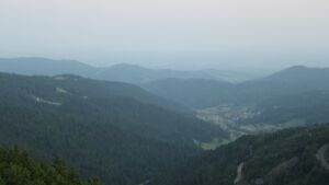 Dieses Bild zeigt eine Webcam-Aufnahme vom Achertal, aufgenommen am Samstag, den 14.06.2025 um 05:20 Uhr. Die Temperatur betrug 23.4°C.
