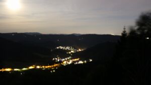Dieses Bild zeigt eine Webcam-Aufnahme vom Achertal, aufgenommen am Freitag, den 24.07.2026 um 22:50 Uhr. Die Temperatur betrug 20.1°C.