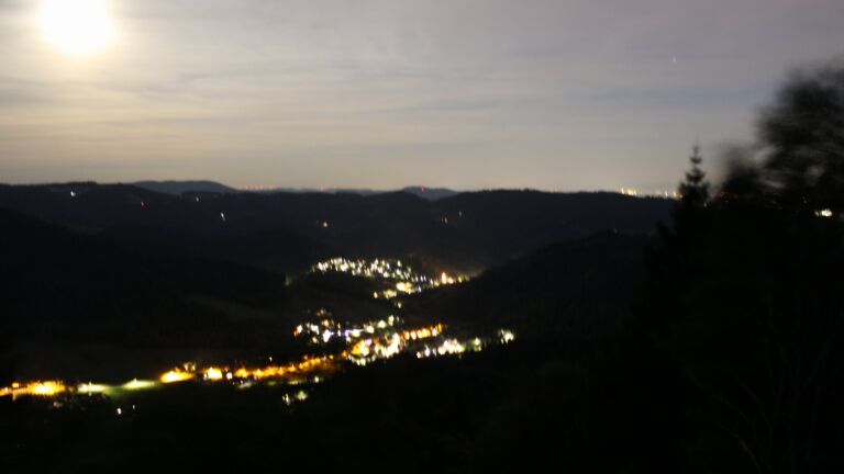 Dieses Bild zeigt eine Webcam-Aufnahme vom Achertal, aufgenommen am Freitag, den 24.07.2026 um 22:50 Uhr. Die Temperatur betrug 20.1°C.
