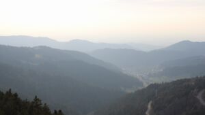 Dieses Bild zeigt eine Webcam-Aufnahme vom Achertal, aufgenommen am Dienstag, den 24.03.2026 um 17:50 Uhr. Die Temperatur betrug 8.8°C.