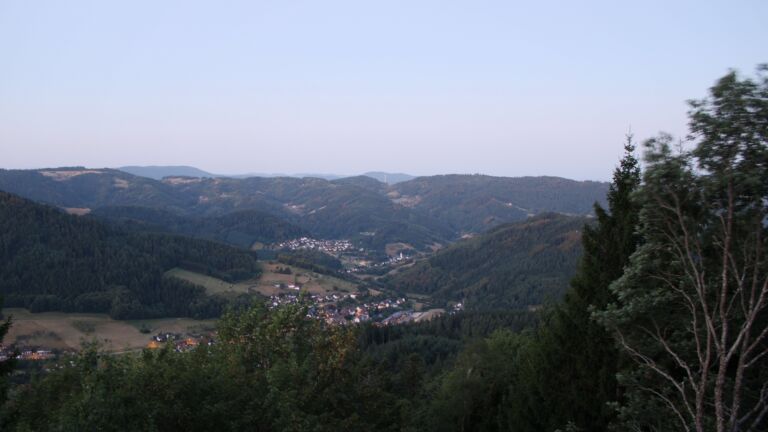 Dieses Bild zeigt eine Webcam-Aufnahme vom Achertal, aufgenommen am Freitag, den 14.08.2026 um 05:50 Uhr. Die Temperatur betrug 25.4°C.
