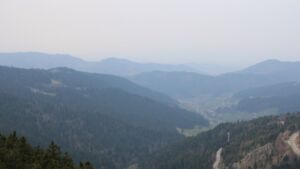 Dieses Bild zeigt eine Webcam-Aufnahme vom Achertal, aufgenommen am Samstag, den 21.03.2026 um 13:10 Uhr. Die Temperatur betrug 6.1°C.