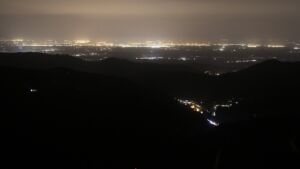 Dieses Bild zeigt eine Webcam-Aufnahme vom Achertal, aufgenommen am Samstag, den 15.11.2025 um 05:00 Uhr. Die Temperatur betrug 11.1°C.