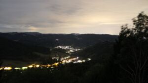 Dieses Bild zeigt eine Webcam-Aufnahme vom Achertal, aufgenommen am Samstag, den 29.08.2026 um 22:00 Uhr. Die Temperatur betrug 18.1°C.