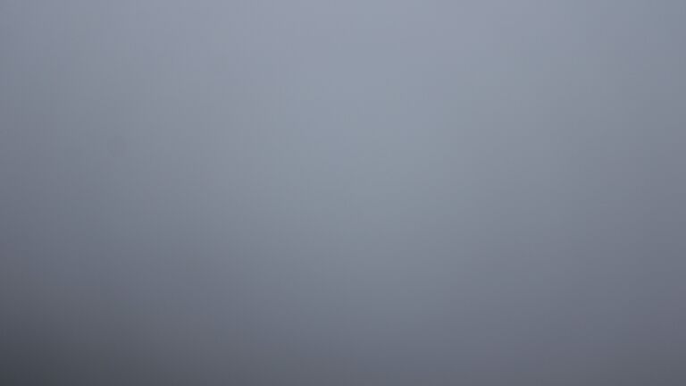 Dieses Bild zeigt eine Webcam-Aufnahme vom Achertal, aufgenommen am Montag, den 27.10.2025 um 15:30 Uhr. Die Temperatur betrug 2.2°C.