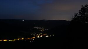 Dieses Bild zeigt eine Webcam-Aufnahme vom Achertal, aufgenommen am Dienstag, den 16.06.2026 um 23:00 Uhr. Die Temperatur betrug 20.4°C.