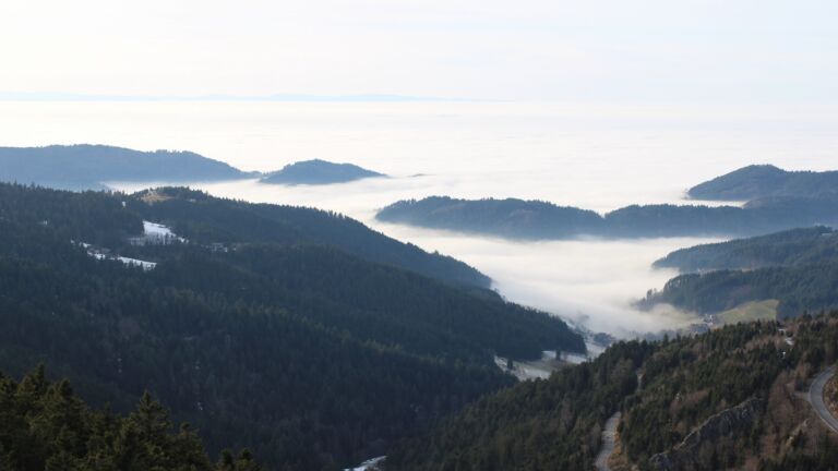 Dieses Bild zeigt eine Webcam-Aufnahme vom Achertal, aufgenommen am Mittwoch, den 21.01.2026 um 15:20 Uhr. Die Temperatur betrug 5.9°C.