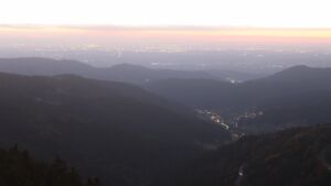 Dieses Bild zeigt eine Webcam-Aufnahme vom Achertal, aufgenommen am Dienstag, den 14.10.2025 um 19:20 Uhr. Die Temperatur betrug 6.9°C.