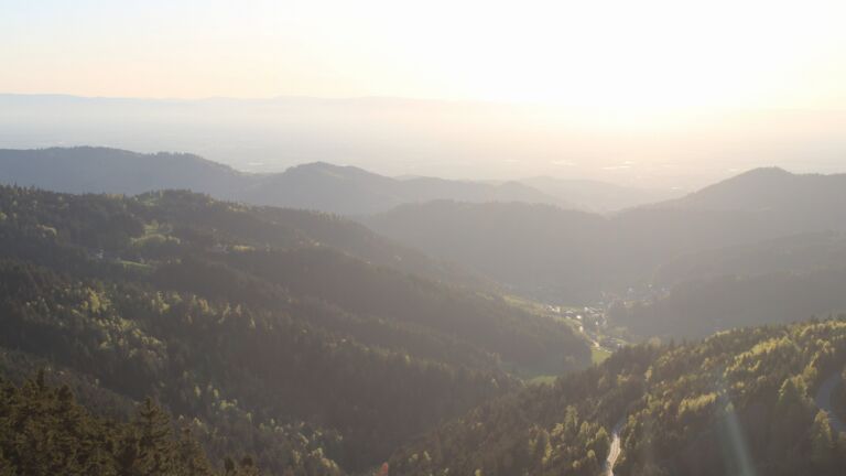 Dieses Bild zeigt eine Webcam-Aufnahme vom Achertal, aufgenommen am Donnerstag, den 23.04.2026 um 19:50 Uhr. Die Temperatur betrug 11.9°C.