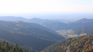 Dieses Bild zeigt eine Webcam-Aufnahme vom Achertal, aufgenommen am Samstag, den 18.10.2025 um 16:30 Uhr. Die Temperatur betrug 7.8°C.