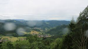 Dieses Bild zeigt eine Webcam-Aufnahme vom Achertal, aufgenommen am Donnerstag, den 04.06.2026 um 19:10 Uhr. Die Temperatur betrug 10°C.