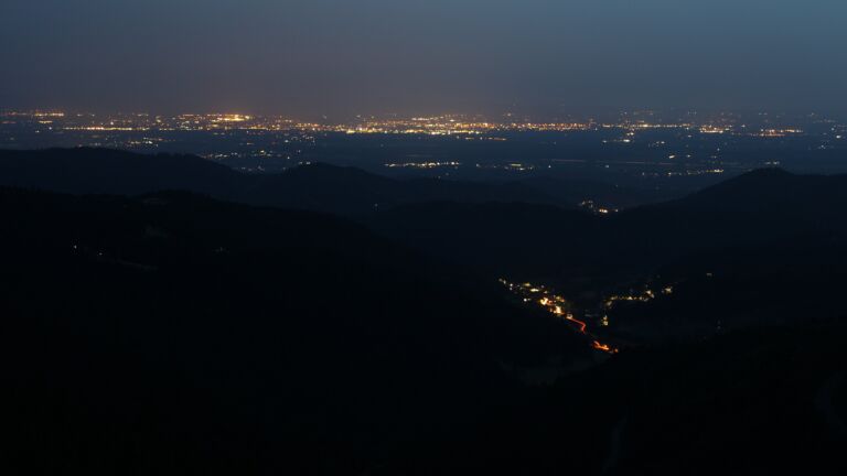 Dieses Bild zeigt eine Webcam-Aufnahme vom Achertal, aufgenommen am Mittwoch, den 25.06.2025 um 22:40 Uhr. Die Temperatur betrug 24°C.