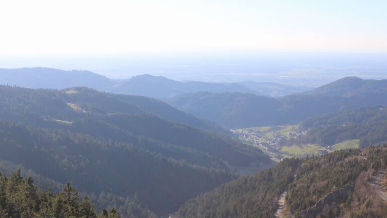 Dieses Bild zeigt eine Webcam-Aufnahme vom Achertal, aufgenommen am Montag, den 02.03.2026 um 16:10 Uhr. Die Temperatur betrug 10.8°C.