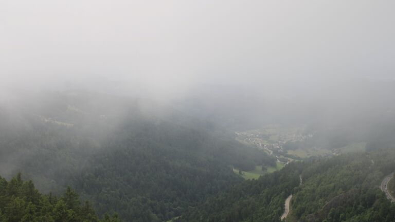 Dieses Bild zeigt eine Webcam-Aufnahme vom Achertal, aufgenommen am Samstag, den 07.06.2025 um 16:20 Uhr. Die Temperatur betrug 10.2°C.