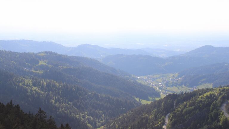 Dieses Bild zeigt eine Webcam-Aufnahme vom Achertal, aufgenommen am Freitag, den 09.05.2025 um 18:10 Uhr. Die Temperatur betrug 9.6°C.