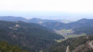 Dieses Bild zeigt eine Webcam-Aufnahme vom Achertal, aufgenommen am Sonntag, den 05.04.2026 um 14:10 Uhr. Die Temperatur betrug 12.5°C.