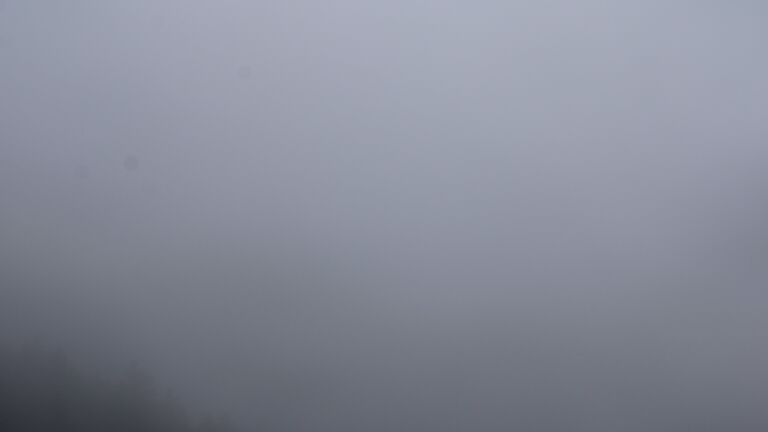 Dieses Bild zeigt eine Webcam-Aufnahme vom Achertal, aufgenommen am Dienstag, den 21.10.2025 um 12:10 Uhr. Die Temperatur betrug 7.7°C.