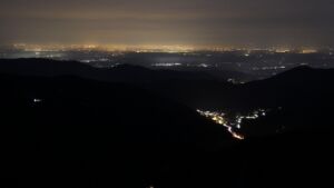 Dieses Bild zeigt eine Webcam-Aufnahme vom Achertal, aufgenommen am Sonntag, den 08.03.2026 um 00:00 Uhr. Die Temperatur betrug 8.9°C.