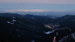 Dieses Bild zeigt eine Webcam-Aufnahme vom Achertal, aufgenommen am Sonntag, den 23.11.2025 um 07:00 Uhr. Die Temperatur betrug -3.4°C.