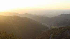 Dieses Bild zeigt eine Webcam-Aufnahme vom Achertal, aufgenommen am Montag, den 02.03.2026 um 17:50 Uhr. Die Temperatur betrug 9°C.