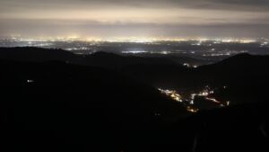 Dieses Bild zeigt eine Webcam-Aufnahme vom Achertal, aufgenommen am Samstag, den 20.12.2025 um 06:50 Uhr. Die Temperatur betrug 5.1°C.