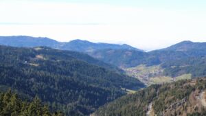 Dieses Bild zeigt eine Webcam-Aufnahme vom Achertal, aufgenommen am Mittwoch, den 25.02.2026 um 13:30 Uhr. Die Temperatur betrug 12.4°C.