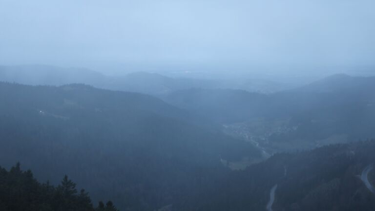 Dieses Bild zeigt eine Webcam-Aufnahme vom Achertal, aufgenommen am Samstag, den 06.12.2025 um 08:10 Uhr. Die Temperatur betrug 1.4°C.