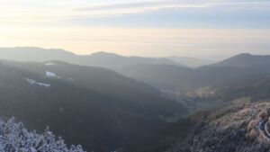 Dieses Bild zeigt eine Webcam-Aufnahme vom Achertal, aufgenommen am Donnerstag, den 27.11.2025 um 16:00 Uhr. Die Temperatur betrug -1.7°C.