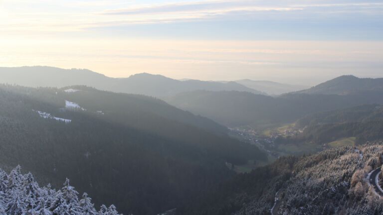 Dieses Bild zeigt eine Webcam-Aufnahme vom Achertal, aufgenommen am Donnerstag, den 27.11.2025 um 16:00 Uhr. Die Temperatur betrug -1.7°C.