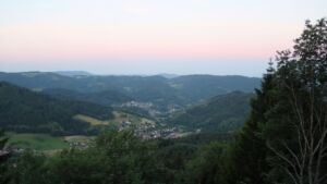 Dieses Bild zeigt eine Webcam-Aufnahme vom Achertal, aufgenommen am Donnerstag, den 18.06.2026 um 05:20 Uhr. Die Temperatur betrug 21.6°C.