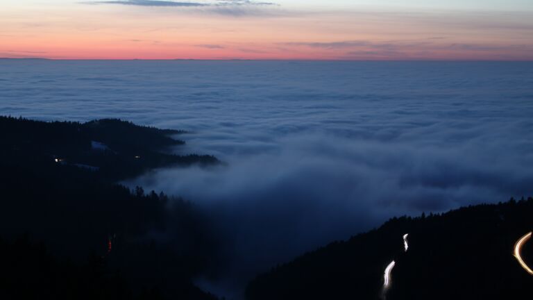 Dieses Bild zeigt eine Webcam-Aufnahme vom Achertal, aufgenommen am Sonntag, den 18.01.2026 um 18:00 Uhr. Die Temperatur betrug 3.2°C.