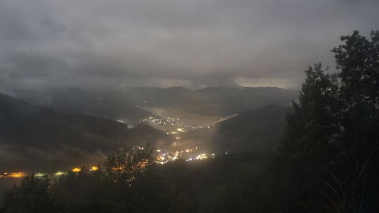 Dieses Bild zeigt eine Webcam-Aufnahme vom Achertal, aufgenommen am Freitag, den 02.10.2026 um 05:50 Uhr. Die Temperatur betrug 12.4°C.