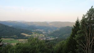 Dieses Bild zeigt eine Webcam-Aufnahme vom Achertal, aufgenommen am Freitag, den 26.06.2026 um 06:10 Uhr. Die Temperatur betrug 27.5°C.