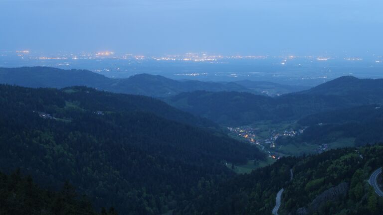 Dieses Bild zeigt eine Webcam-Aufnahme vom Achertal, aufgenommen am Samstag, den 03.05.2025 um 05:30 Uhr. Die Temperatur betrug 13.1°C.